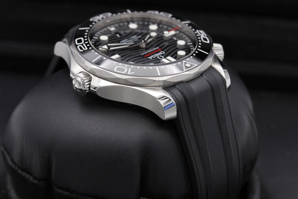 Omega Seamaster Diver 300m 210.32.42.20.01.001 Image 4